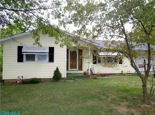 1022 Lake Rd NE, Lancaster, OH 43130