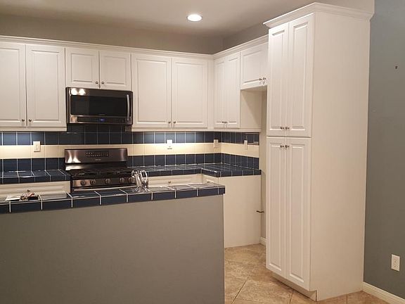 Kit leads laundry Rm and Garage