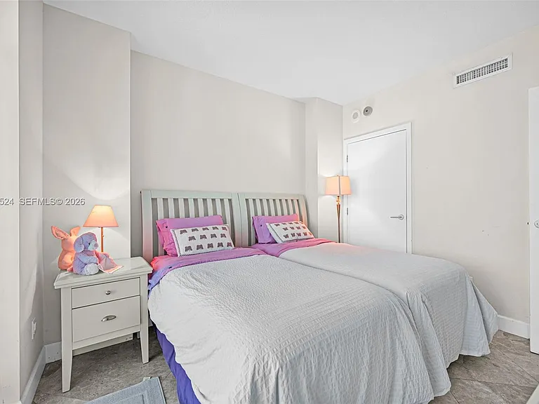 3801 Collins Ave #1102 — Photo 27