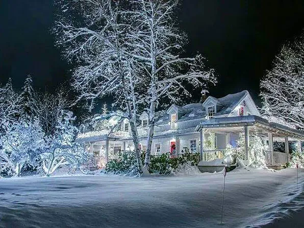 3 Stage Coach Way, Lake Placid, NY 12946