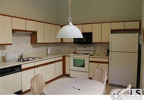 4th image of 4839 Brighton Lakes Blvd
