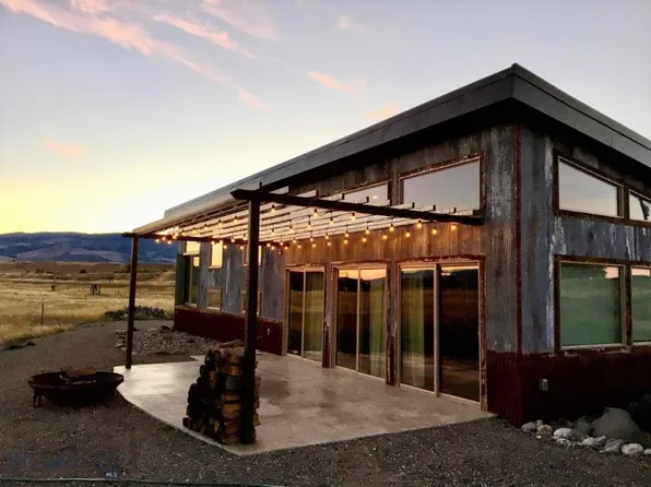 40 Shelter Belt Rd, Livingston, MT 59047