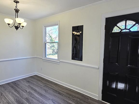 4th image of 223 Brandon Rd