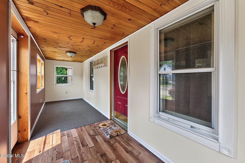 5th image of 11 Leach Avenue