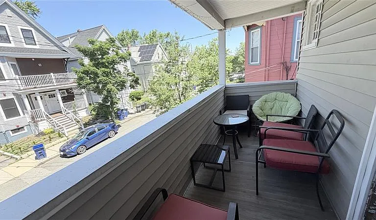 41 Burnside Ave #2 — Photo 3