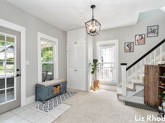 5th image of 2043 Swensberg Ave NE