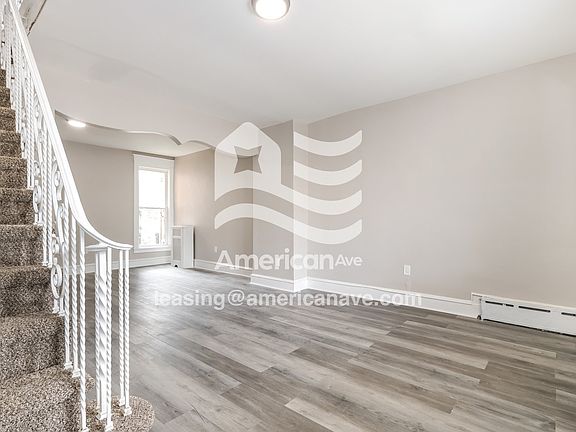 1399456_005_living_room_13800607.jpg