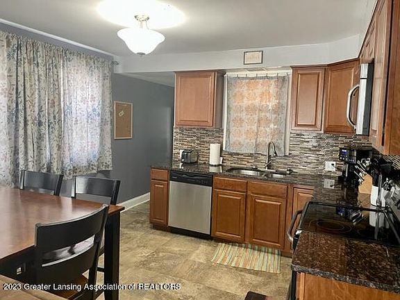 3rd image of 316 Harriet Ave