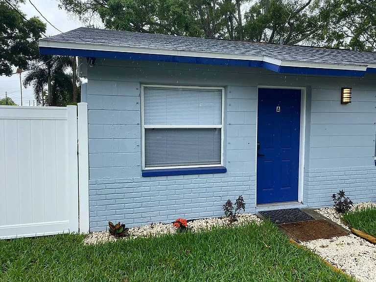 1007 Hawkins St #A — Photo 8