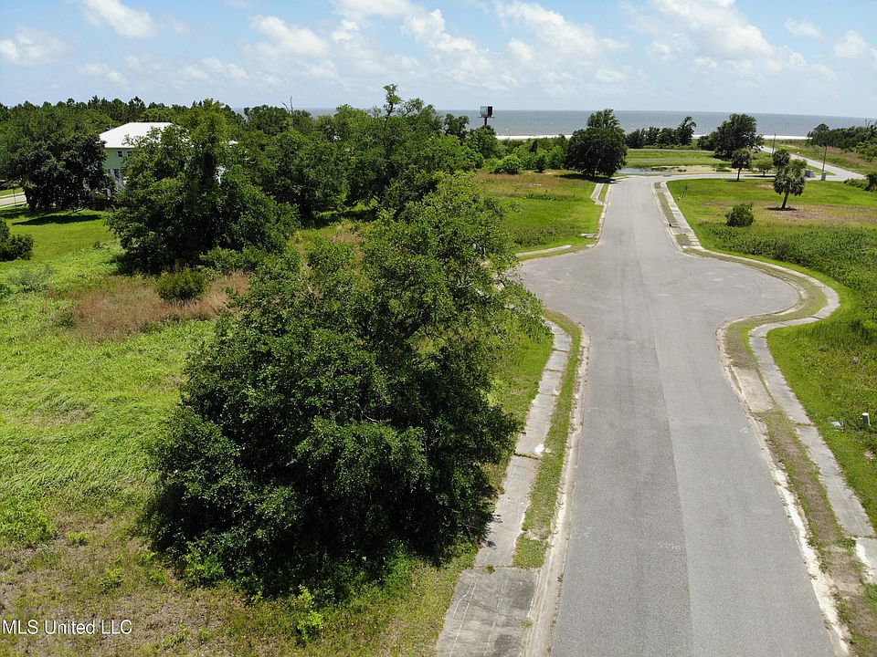 1st image of 114 Destiny Oaks Dr
