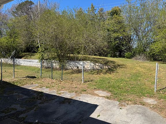 4th image of 1127 Cranbrook Dr