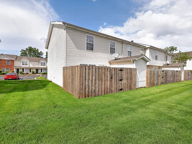 407 Arapaho Dr — Photo 30