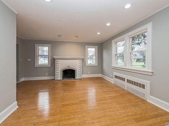 3rd image of 25 Croyden St