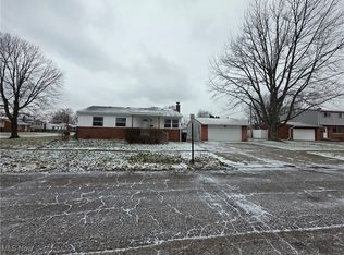 860 Jamestown Ave, Elyria, OH 44035
