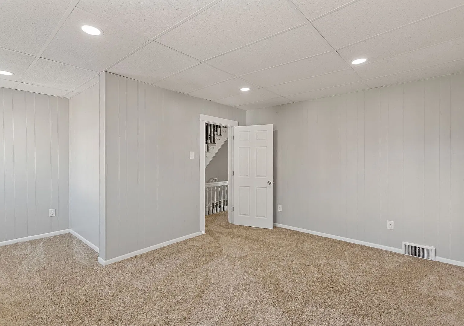 4 bed 1.5 bath - Completely updated in great Mt. Washington location - central air, washer/dryer — Photo 4