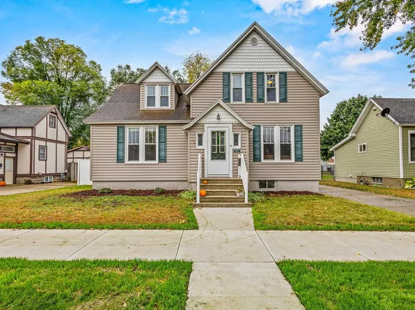 2611 Parkridge Ave, Marinette, WI 54143
