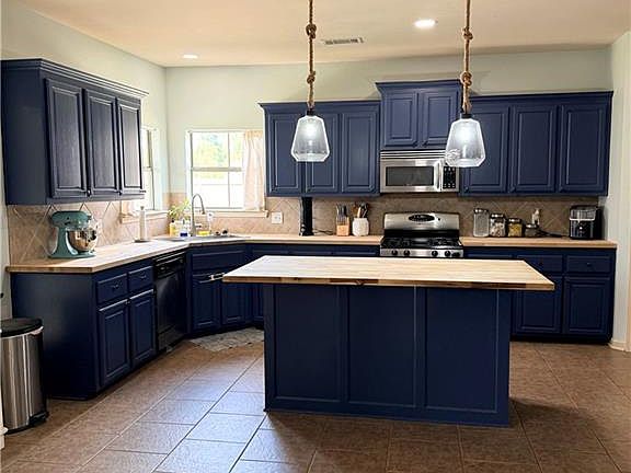 4th image of 13795 Shady Hollow Dr