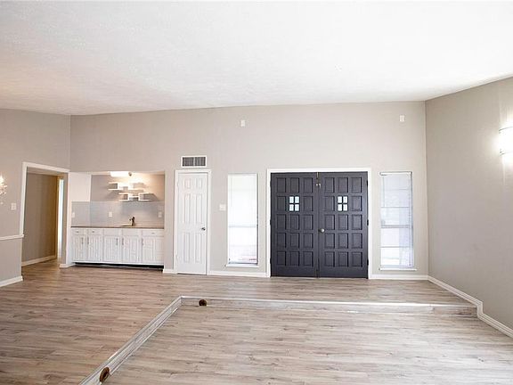 4th image of 3630 Clover Meadow Dr
