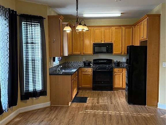 2nd image of 16 Riders Rdg