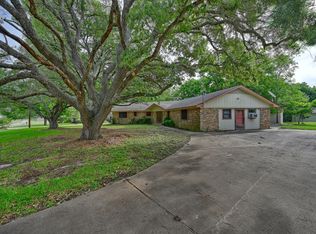 915 Farmers Rd, Brenham, TX 77833