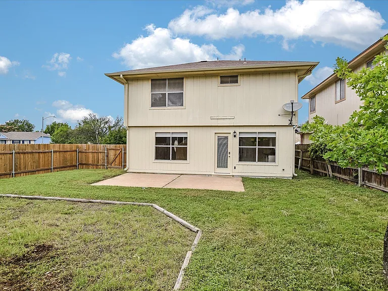 13819 Lothian Dr — Photo 19