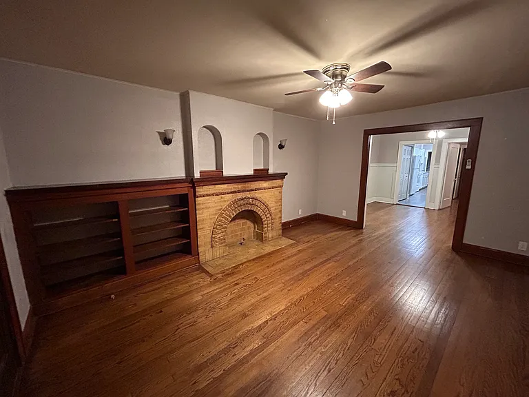 924 W Hill St — Photo 1