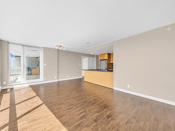 5th image of 2978 Glen Dr #2805
