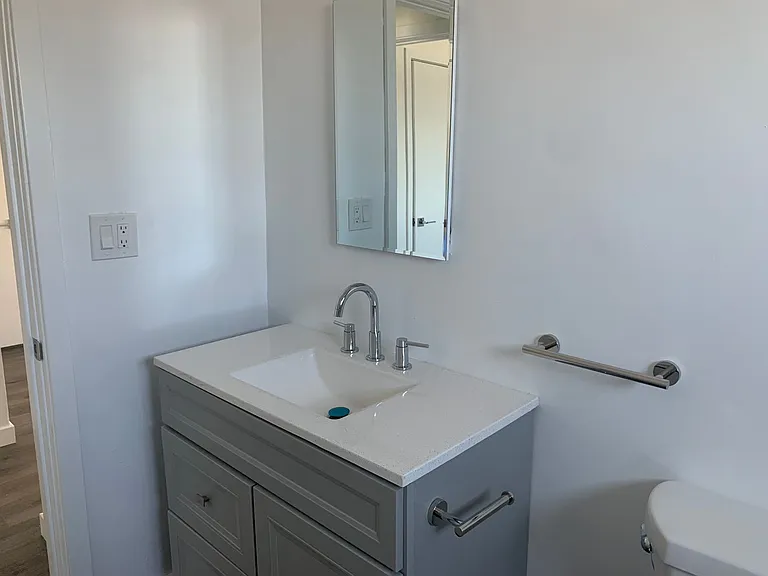 West 24 — Photo 9