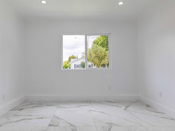 5th image of 9518 Geyser Ave