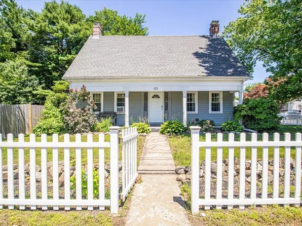 171 Central St, Stoughton, MA 02072