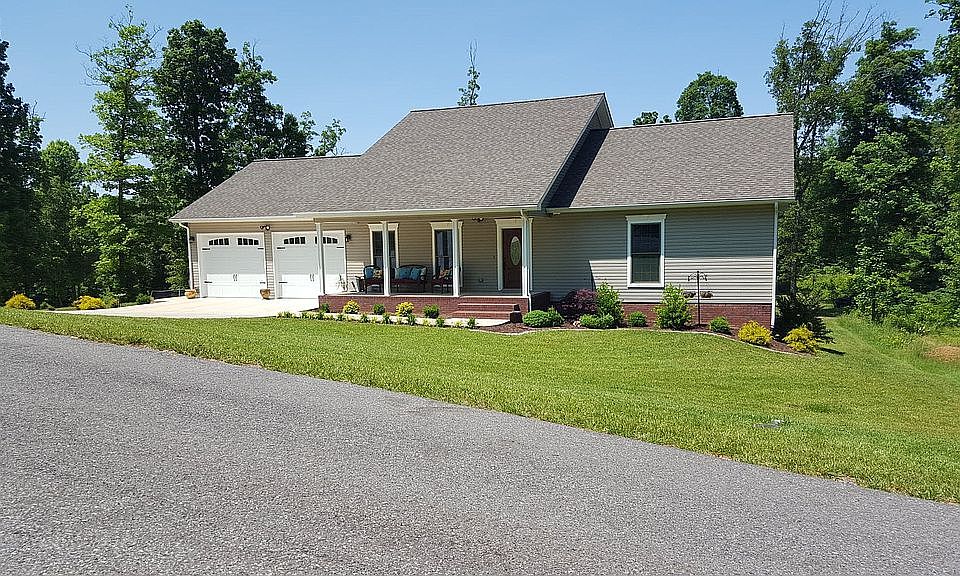 1st image of 570 Woodridge Dr