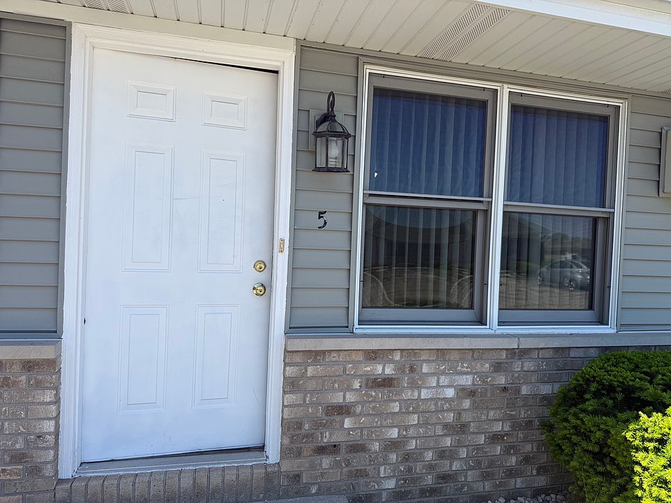 1st image of 813 Covey Ln #5