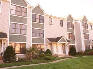 96 Heritage Ln, Hamburg, NJ 07419