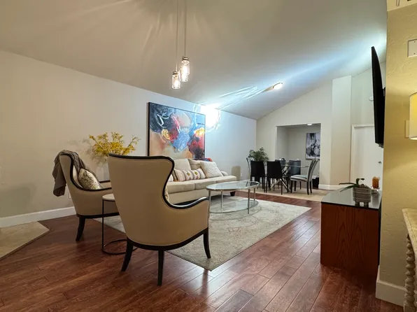 15020 N 40th St APT 19, Phoenix, AZ 85032