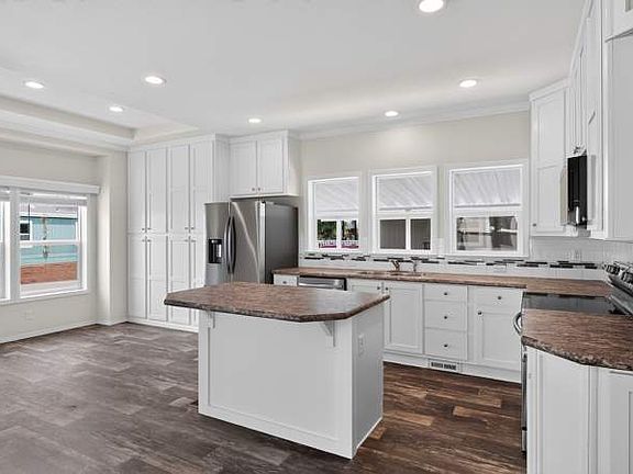 5th image of 2410 Lancaster Dr SE #1002