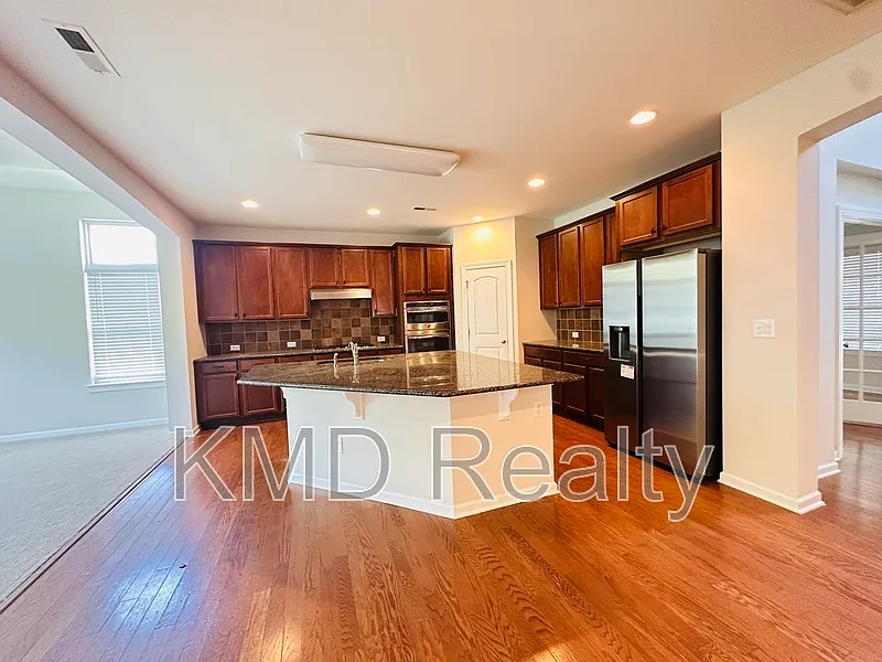4 bed, 3.0 bath, 3147 sqft, $2,850 — Photo 2