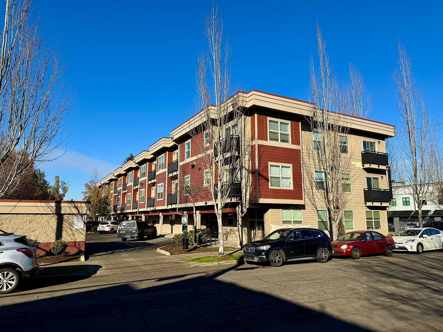 Louis York Apartments — Photo 2