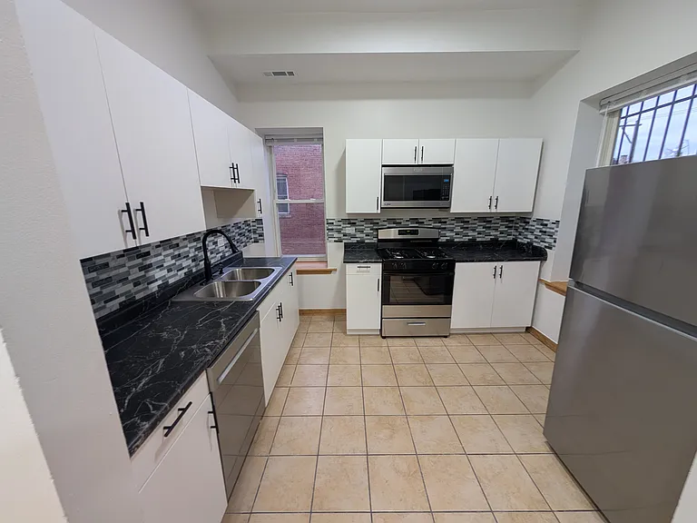 3212 W Warren Blvd #2 — Photo 2