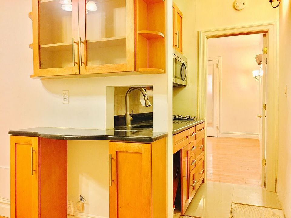 2nd image of 817 W End Ave APT 4A