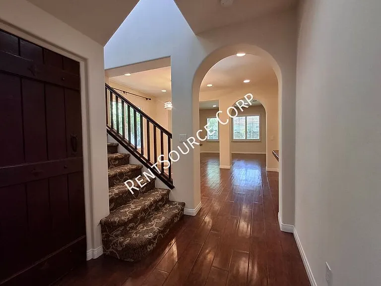 24310 Las Palmas St — Photo 6