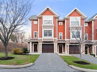 2004 Symmes Cir, Arlington, MA 02474