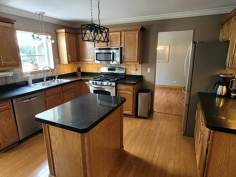 3885 Thornberry Way — Photo 31