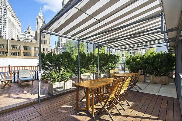 Sold by Compass | media 8