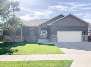 1525 20th Ave W, Williston, ND 58801