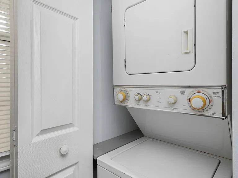 517 White River Dr #22-D — Photo 25