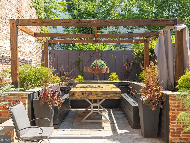 1733 Fleet St #4 — Photo 16