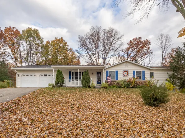 34140 Vauxhill Dr, Paw Paw, MI 49079