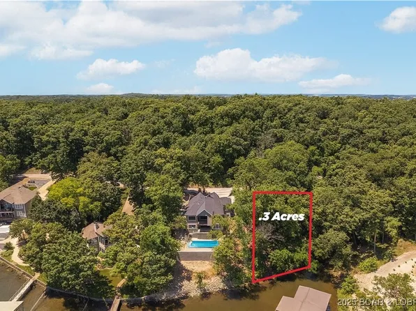 1453 Via Del Lago Dr, Sunrise Beach, MO 65079