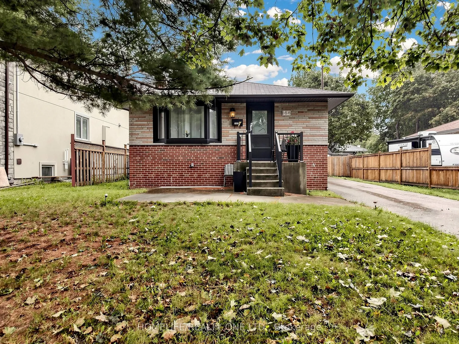 5 bed, $4,200 — Photo 2