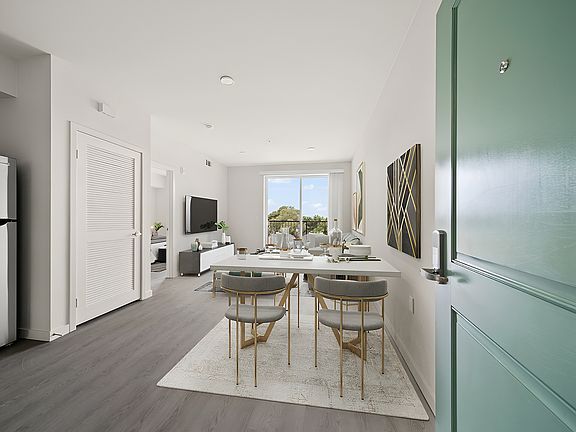 3rd image of 3518 Chesapeake Ave #404